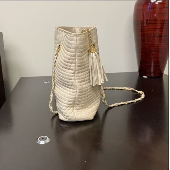 BALLY Authentic Vintage Quilted Cream Leather Chain Link Shoulder Bag - Picture 4 of 16